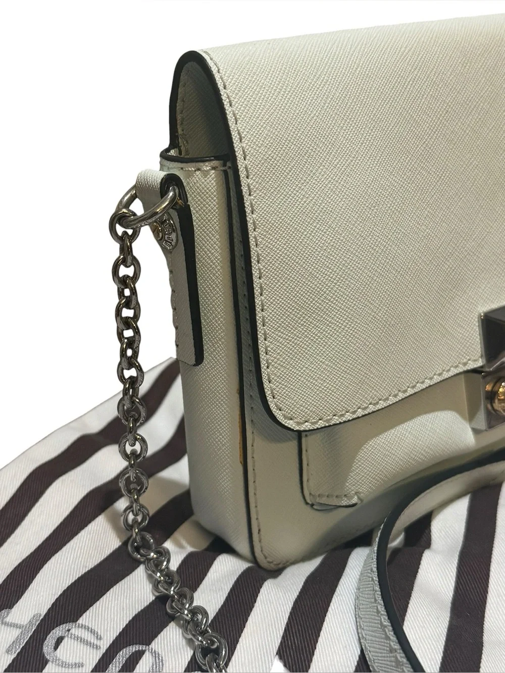 Rare HENRI BENDEL Saffiano Leather Crossbody Wallet on a Chain Mint Green EUC
